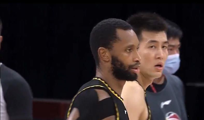 莉娜保罗vs黑鬼大战电影